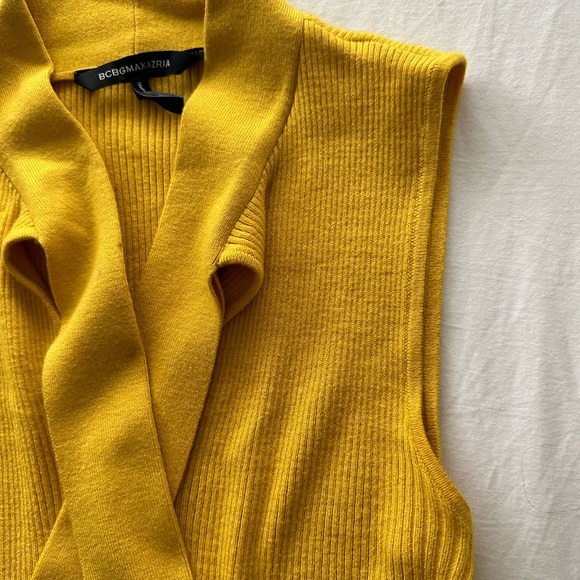 BCBGMAXAZRIA YELLOW TOP - Picture 5 of 8